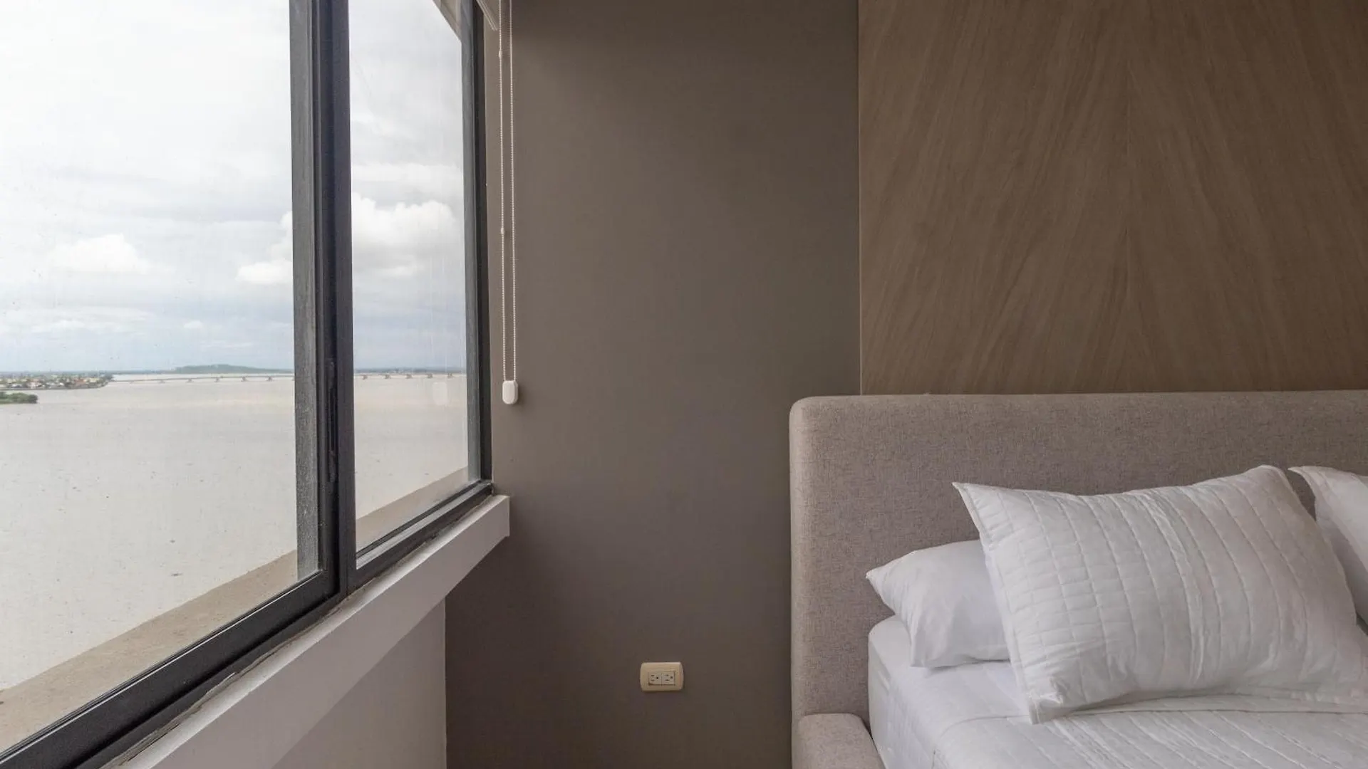 Puerto Santa Ana Luxury Suites Guayaquil 0*,  Equador